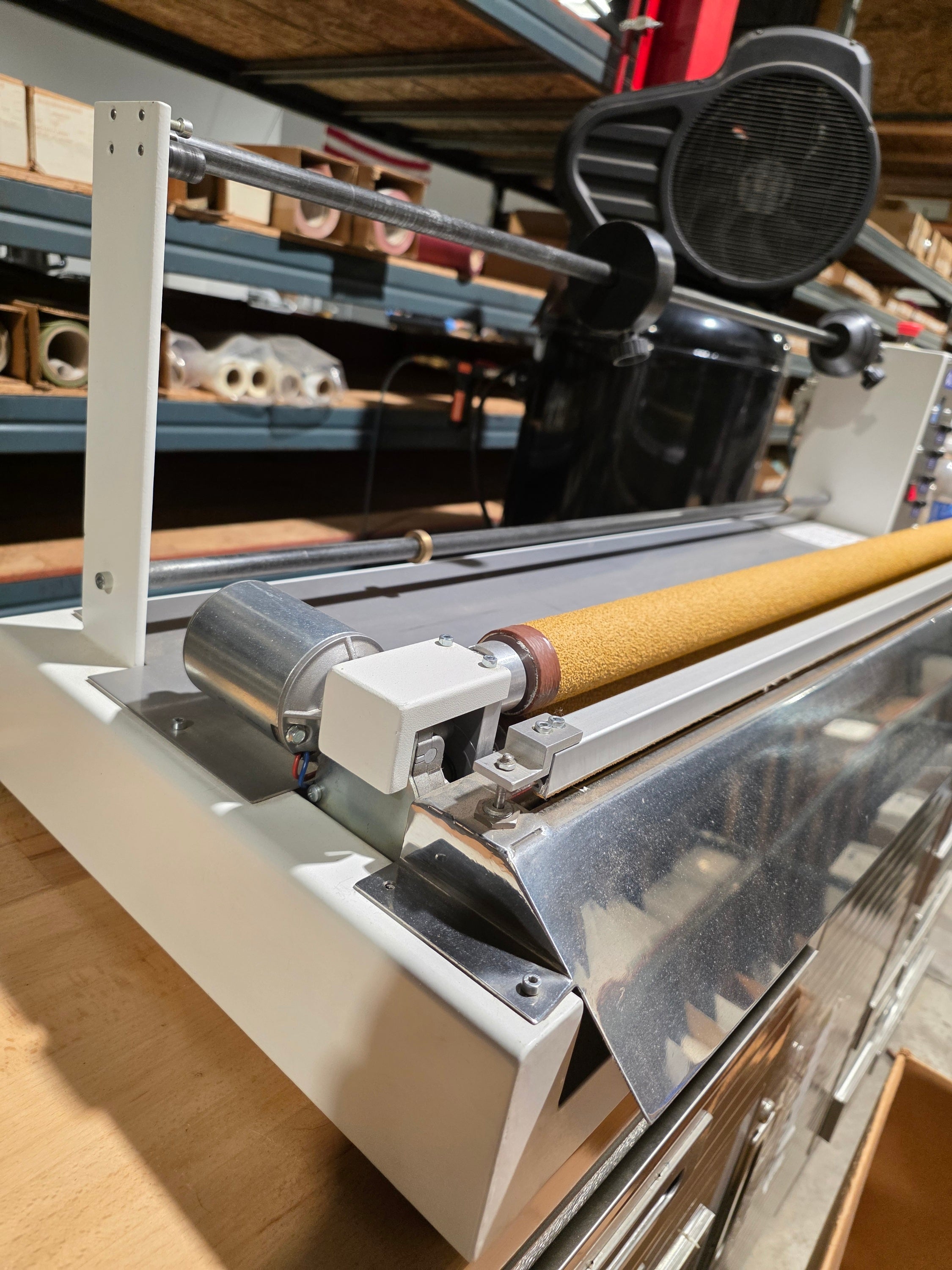 GEMFix XC110 Automatic Roll-to-Sheet Cutter – Excellent Condition.